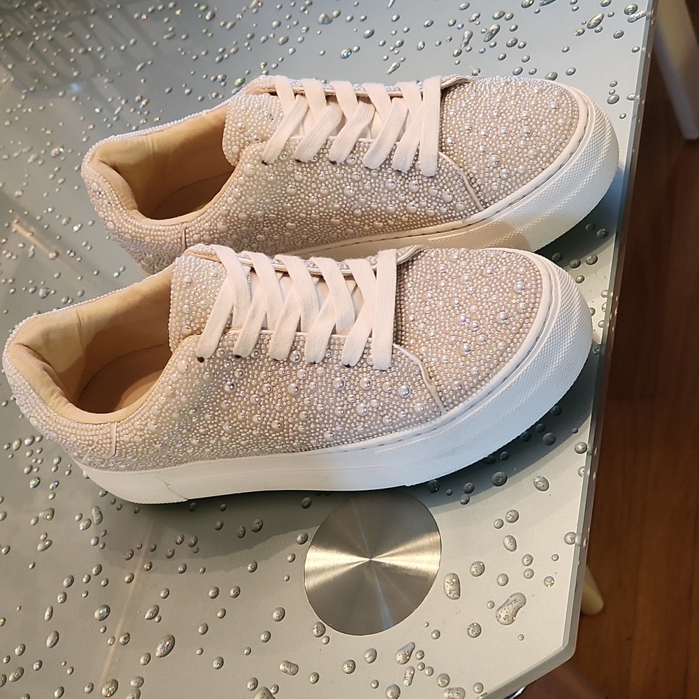 Betsy Johnson  Elegant Pearl-Embellished Women's Sneakers - Picture 3 of 4